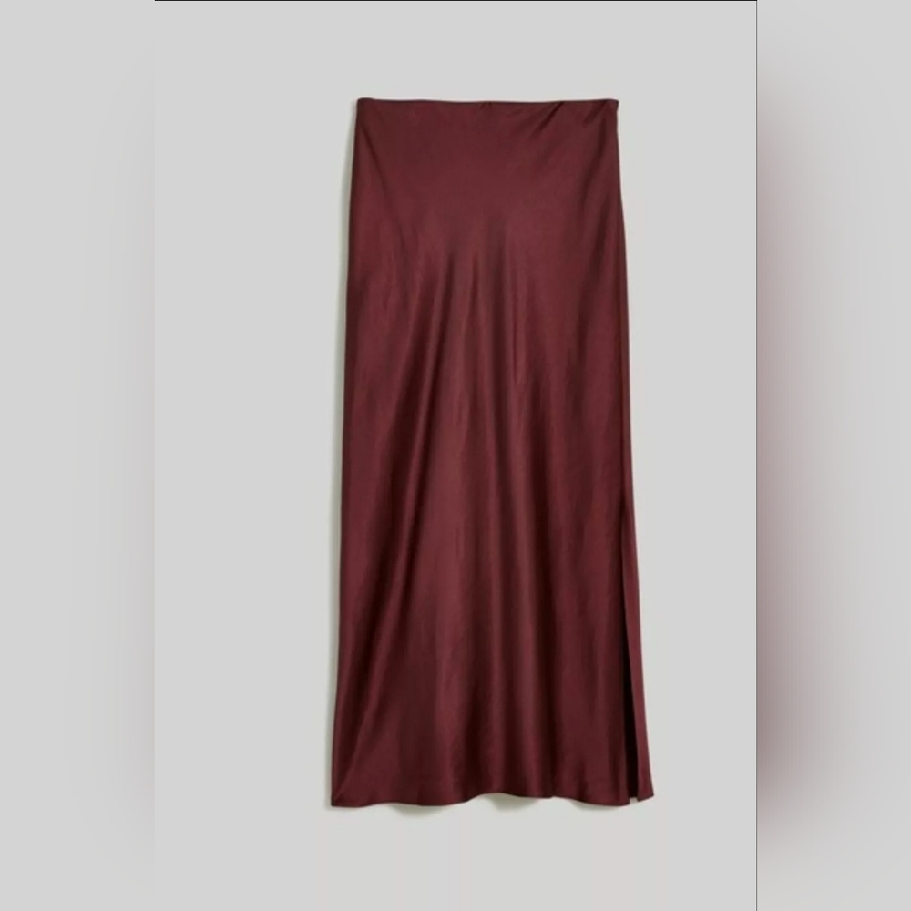 Elegant Burgundy Maxi Skirt